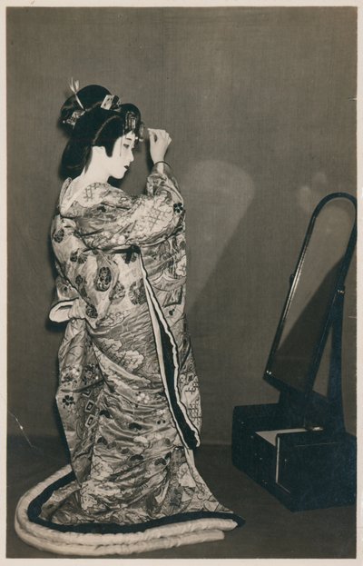 Una mujer vestida con un kimono de Japanese Photographer